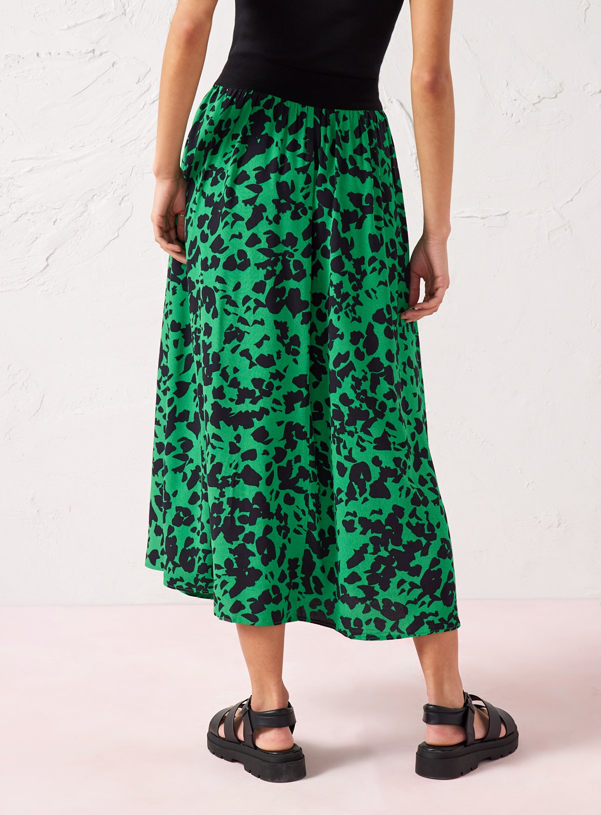 EVERBELLE Green Animal Print Maxi Skirt  6 - Image 4 thumbnail